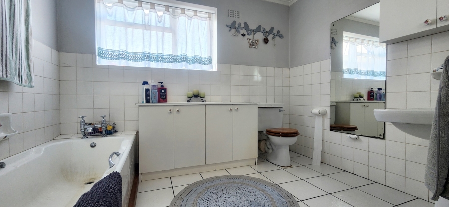 3 Bedroom Property for Sale in Bredasdorp Western Cape